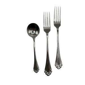 Oneida Silverware Marquette pattern discontinued 1983 forks spoon flatware